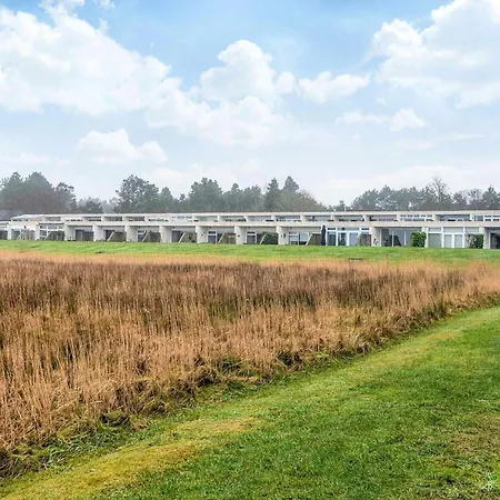 4 Person In Romo-by Traum